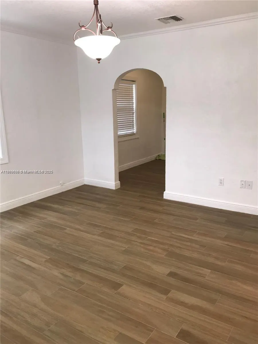 27 SW 55th Ave Rd