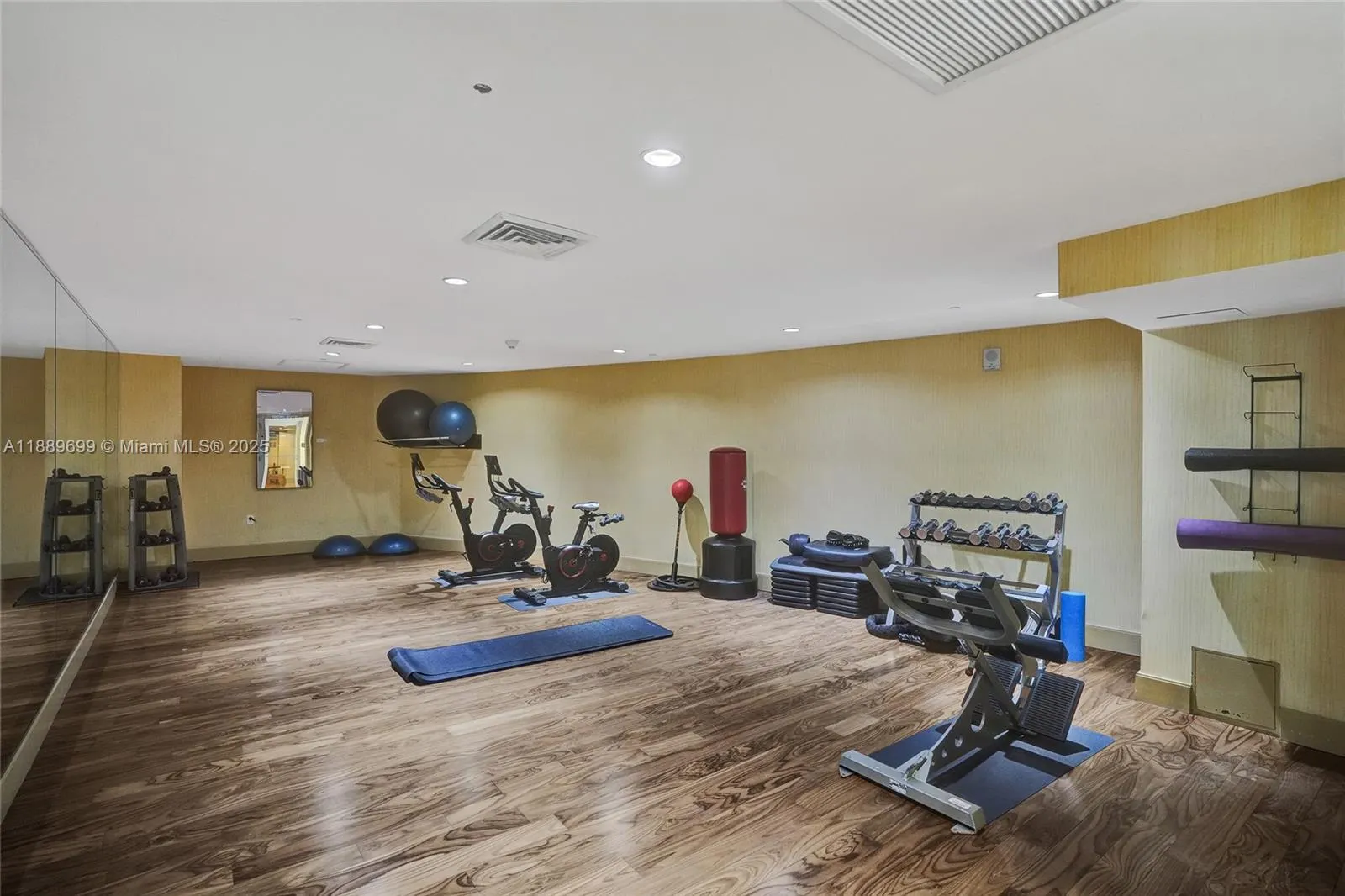 50 Biscayne Blvd, #3908