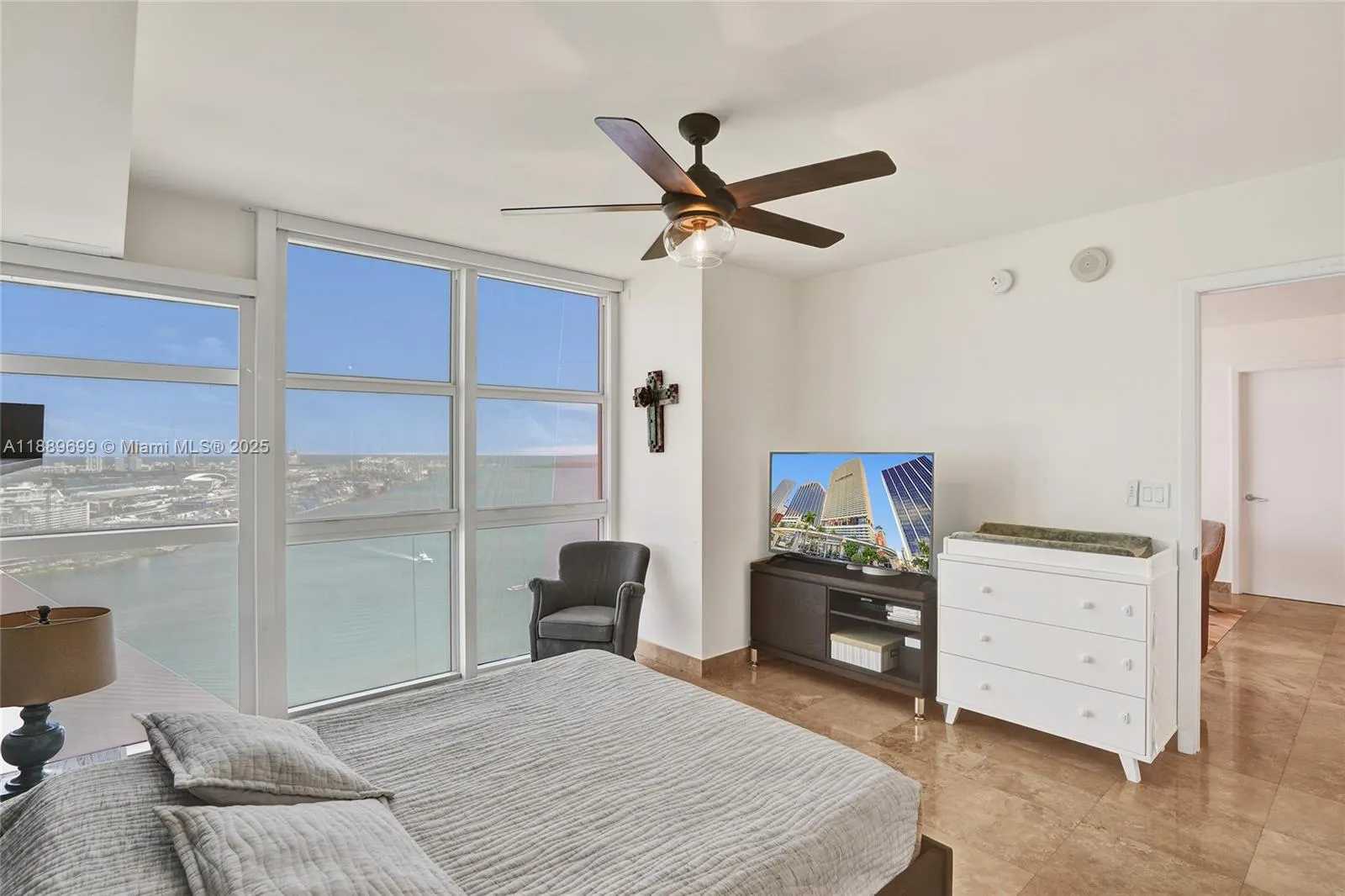 50 Biscayne Blvd, #3908