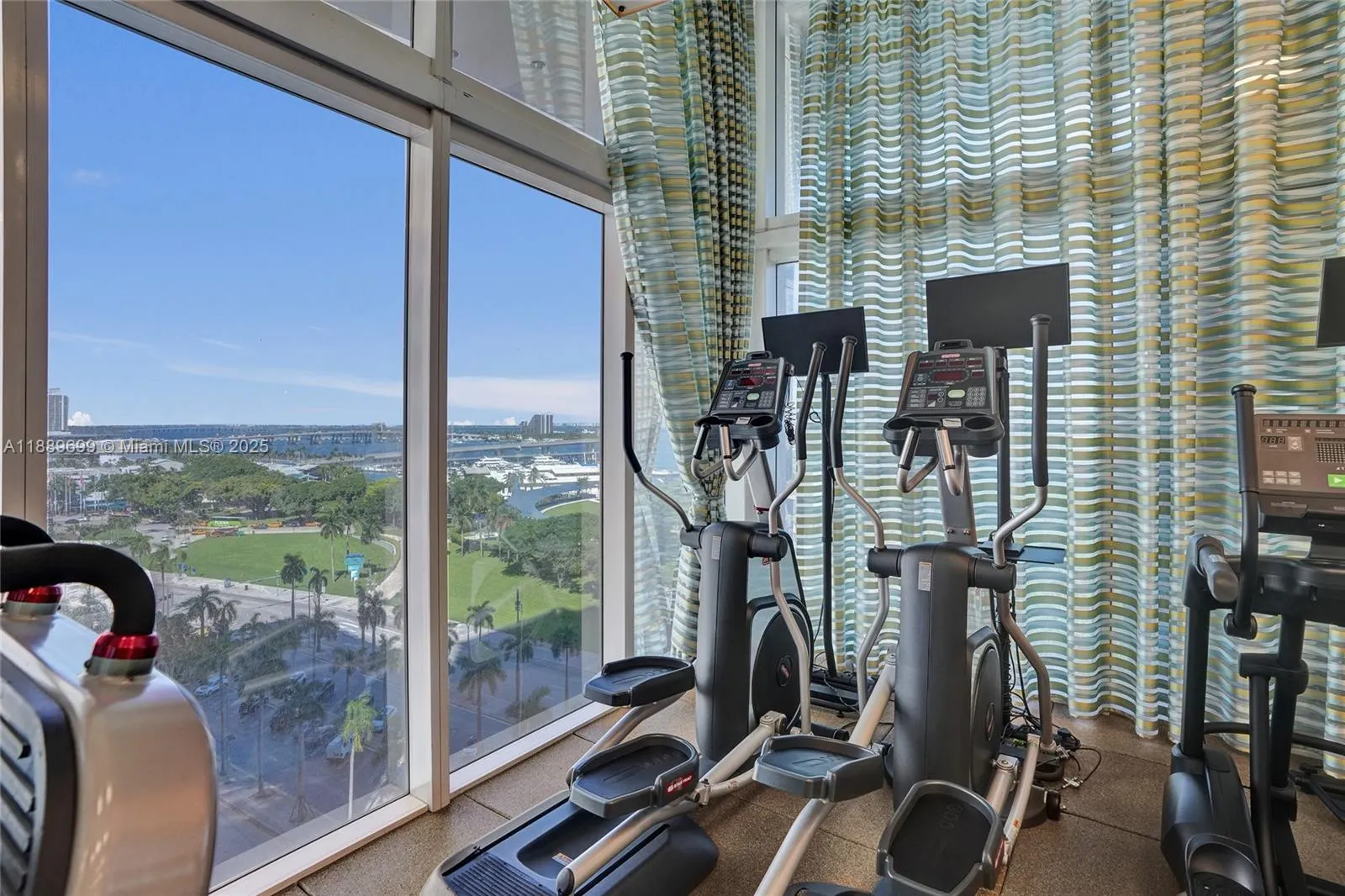50 Biscayne Blvd, #3908