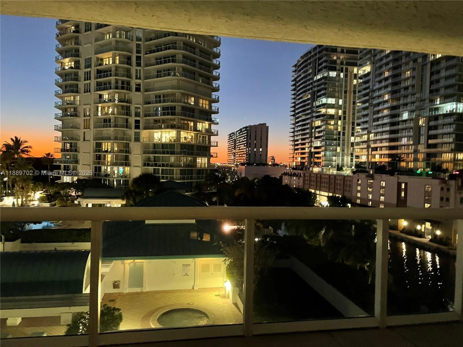 16400 W Collins Ave, #644