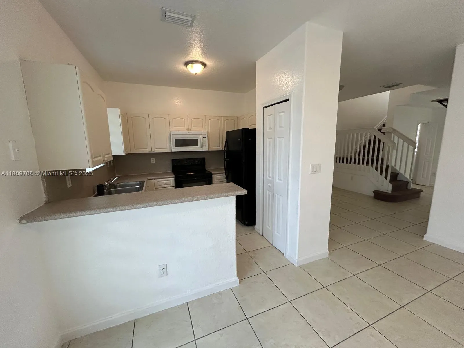 1406 SE 26th Ct, #311