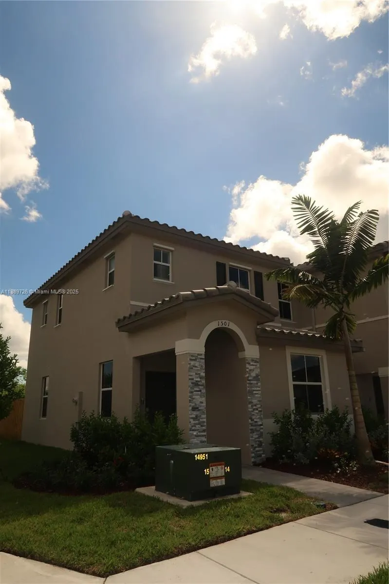 1501 SE 27th Rd