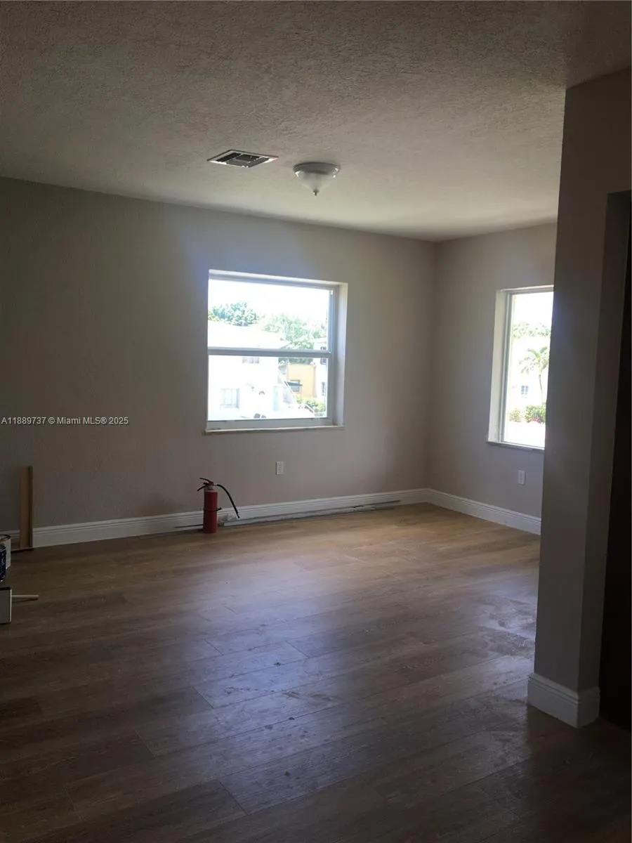 2311 NW 15th St