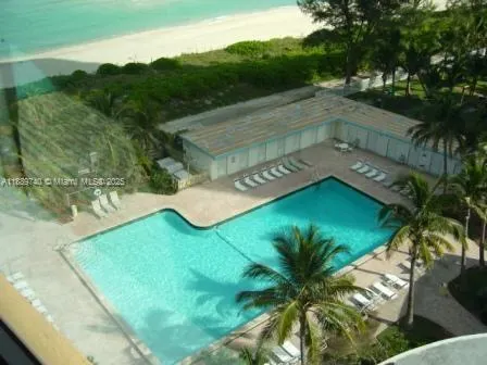 6345 Collins Ave, #937