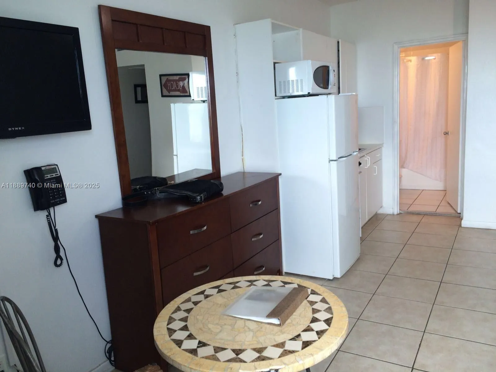 6345 Collins Ave, #937