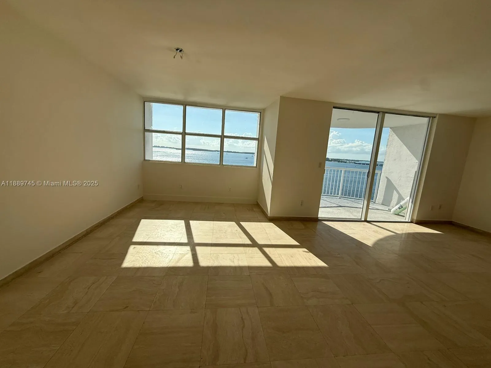 1420 Brickell Bay Dr, #1203A