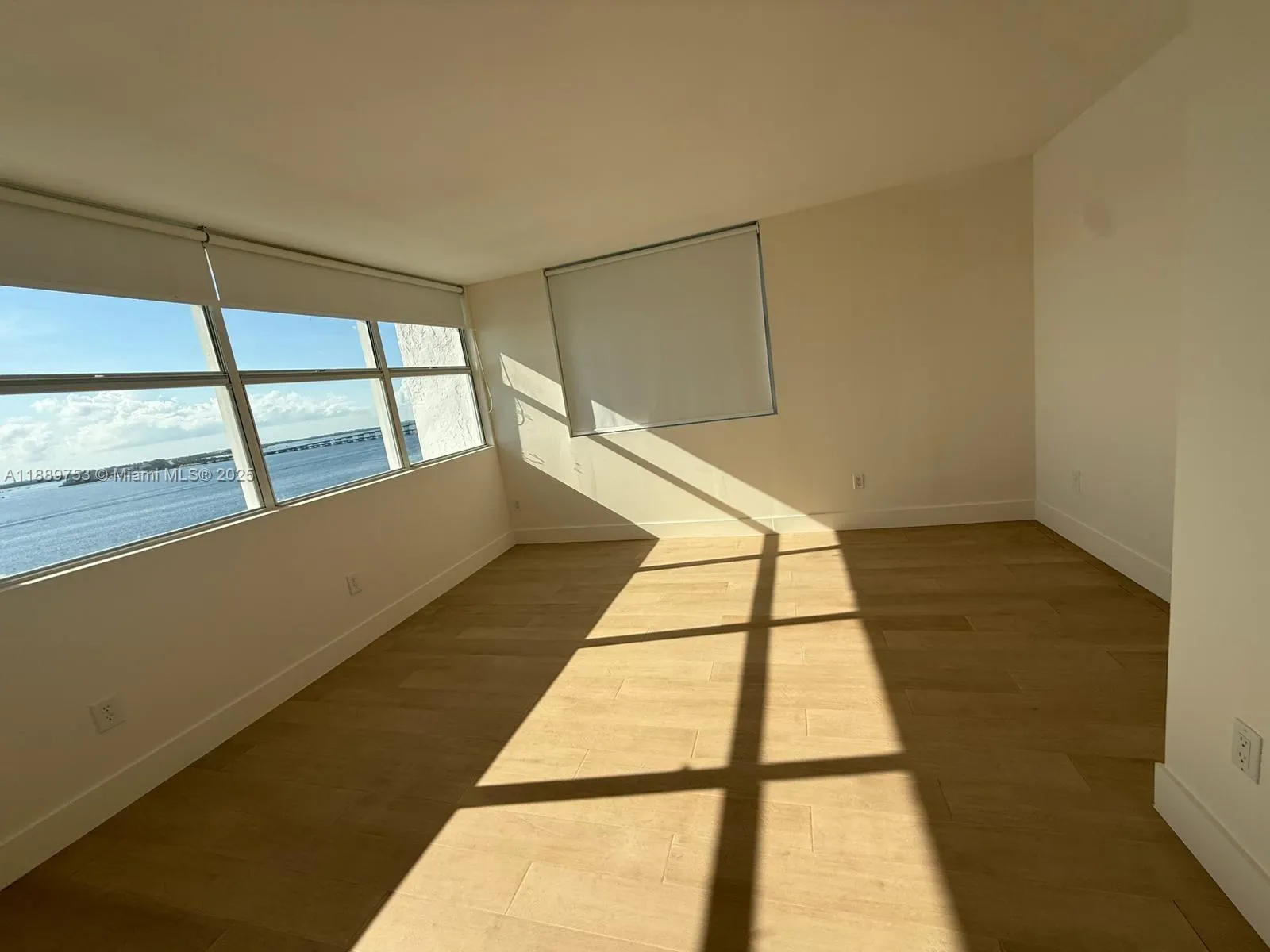 1420 Brickell Bay Dr, #1203A