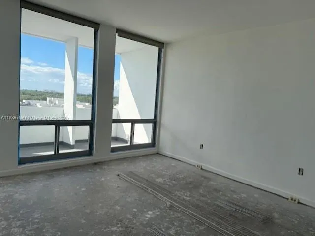 700 Biltmore Way, #804