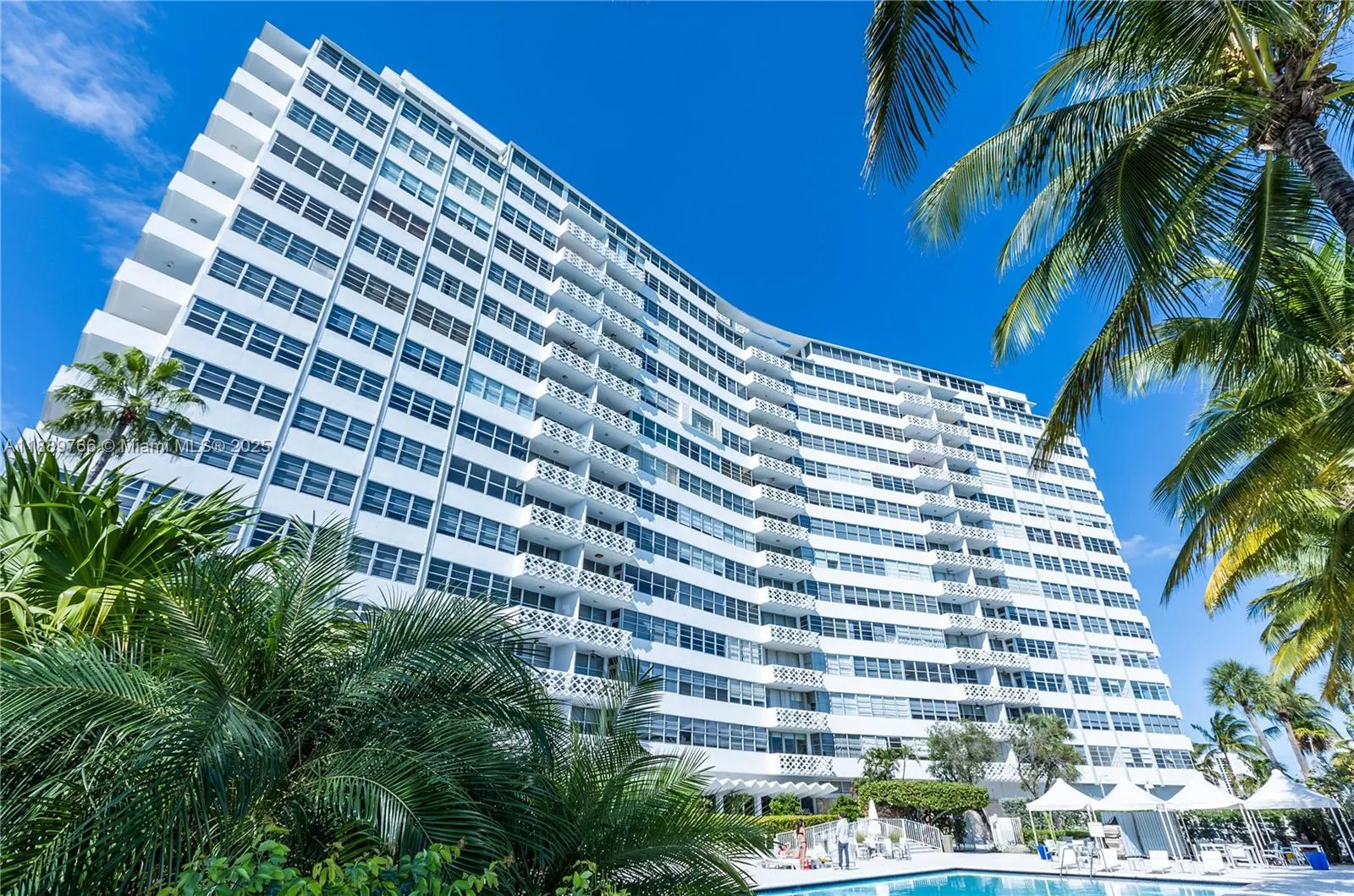 20 Island Ave, #704