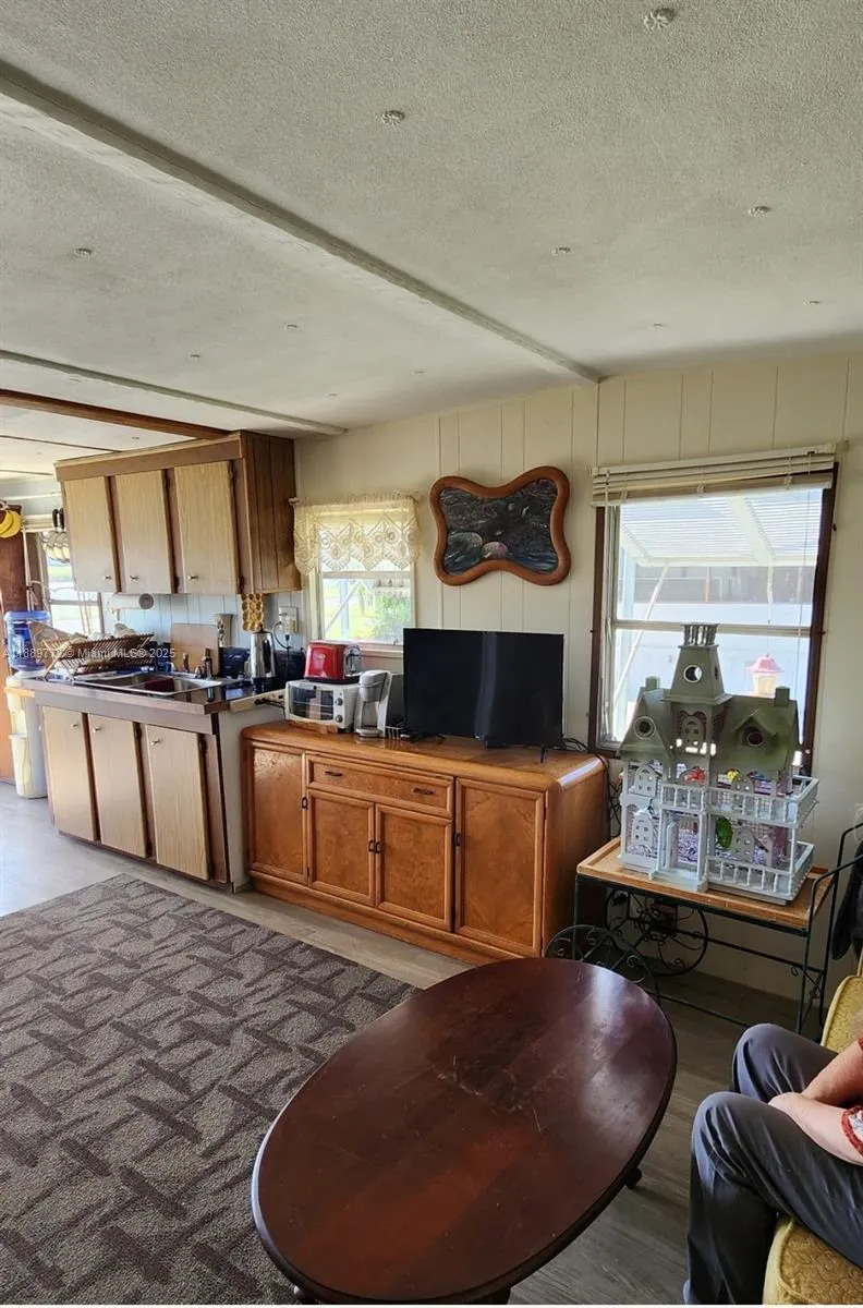 1792 Riverside Dr.