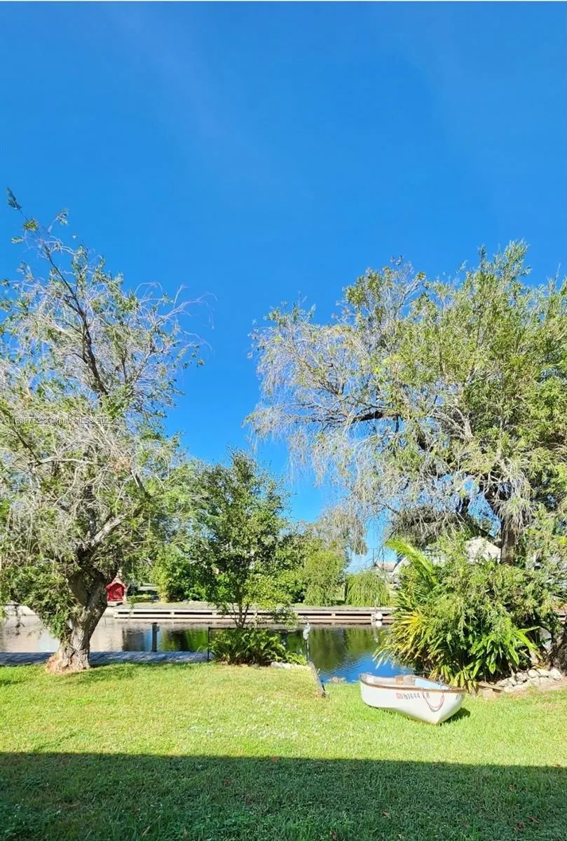 1792 Riverside Dr.