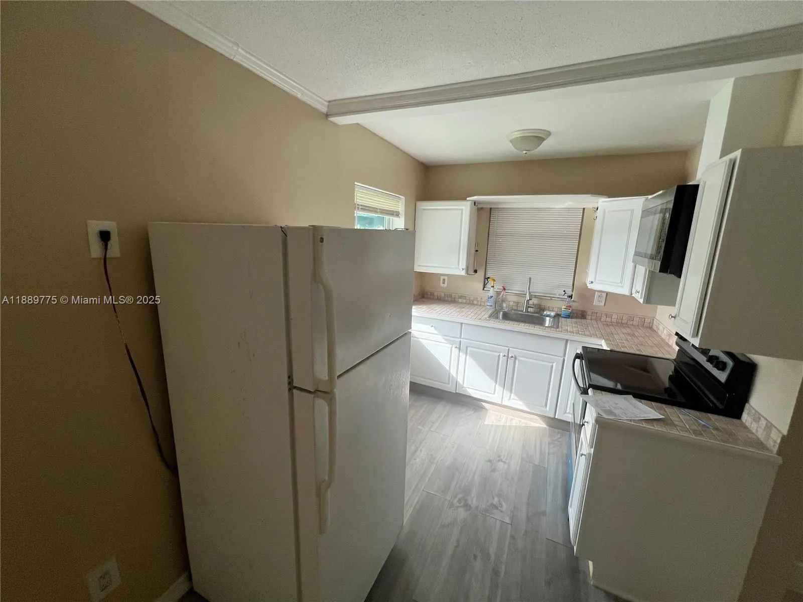 3050 Hayes St, #1
