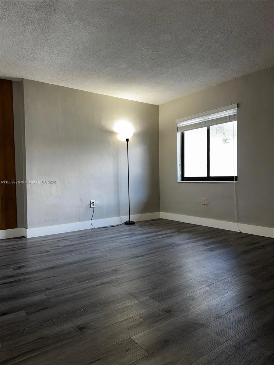 805 W 30th St, #22