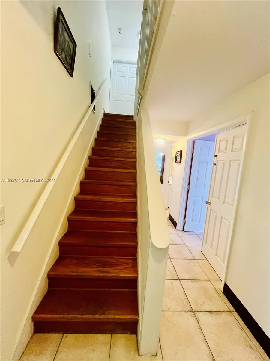 202 W Canal Dr