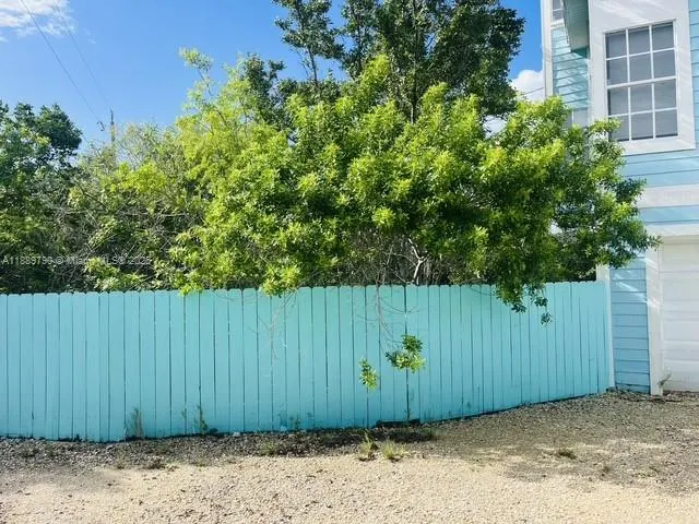 202 W Canal Dr
