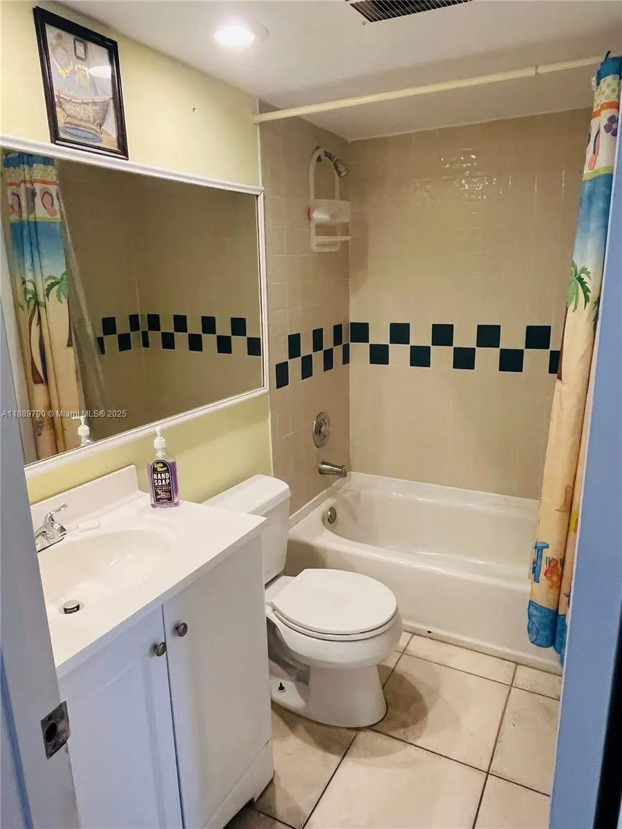 202 W Canal Dr
