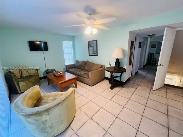 202 W Canal Dr