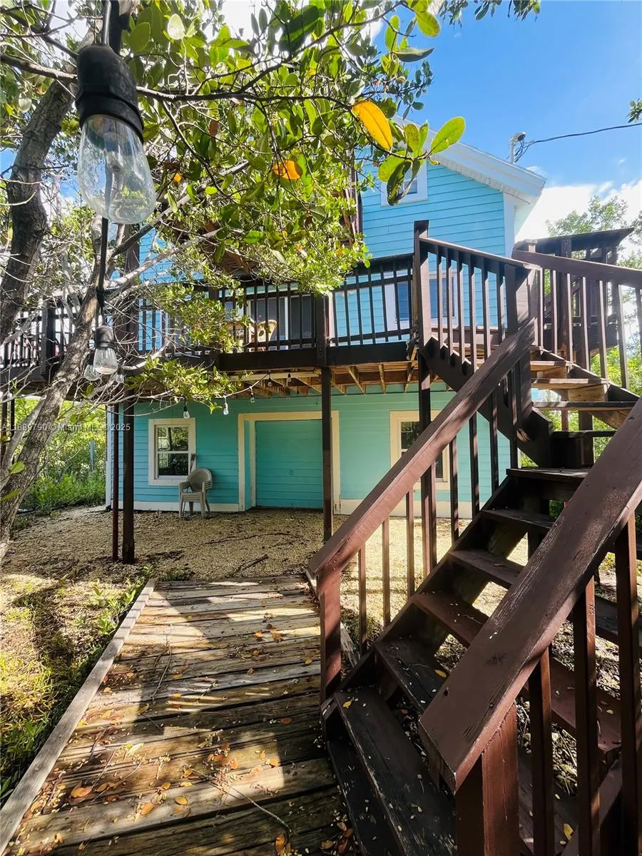 202 W Canal Dr