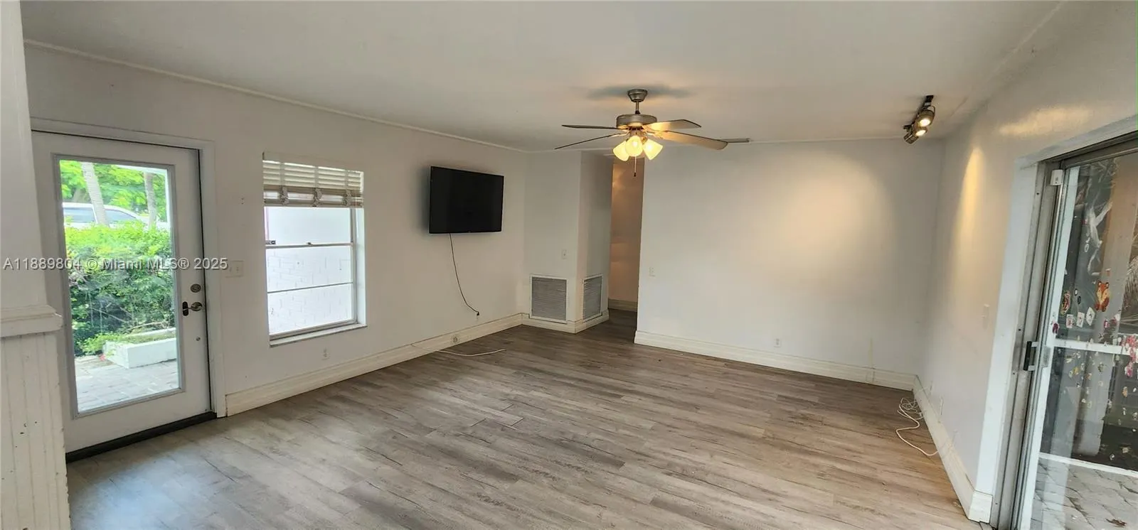 200 NW 9th St