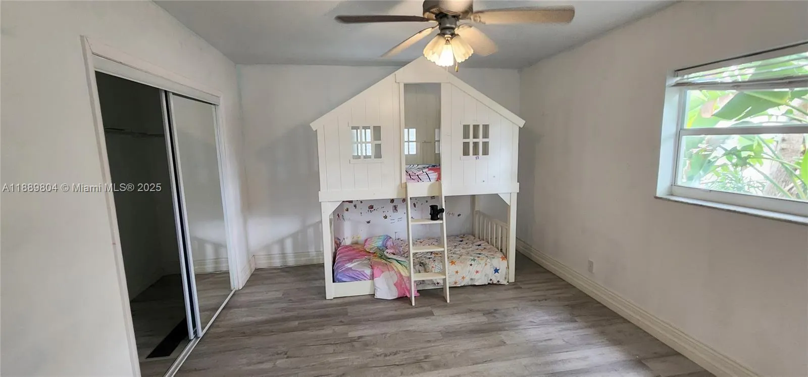 200 NW 9th St