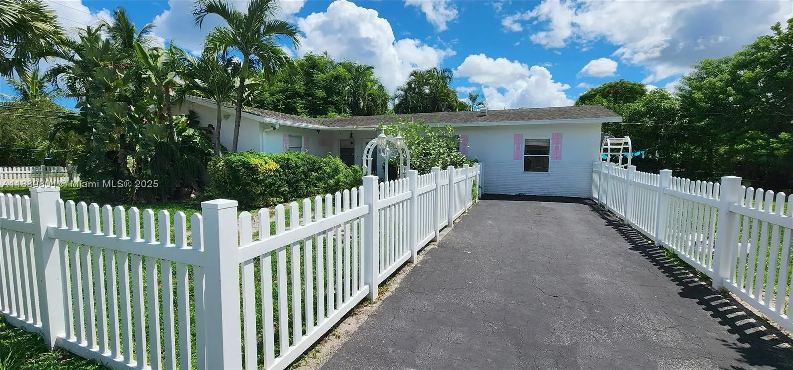 200 NW 9th St