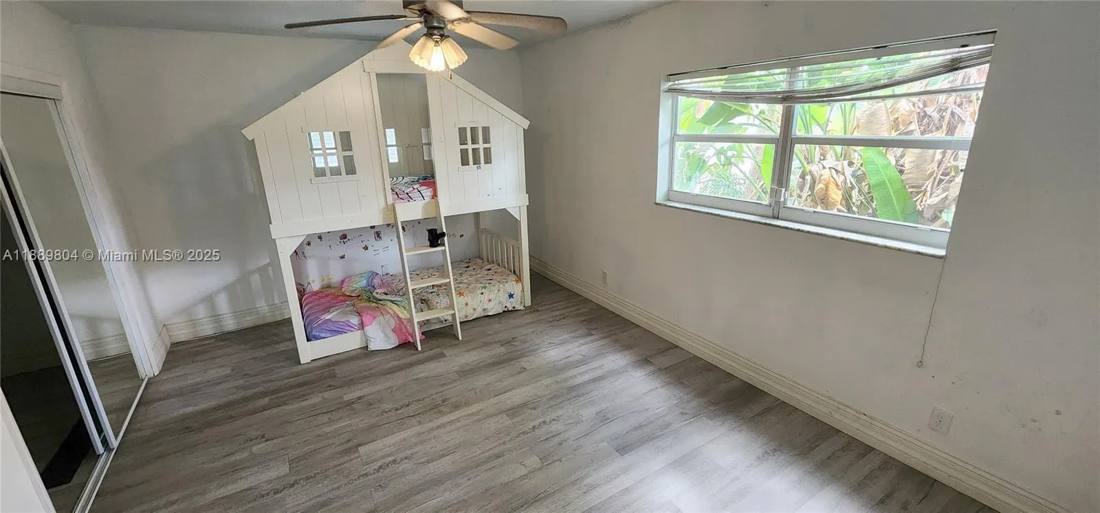 200 NW 9th St