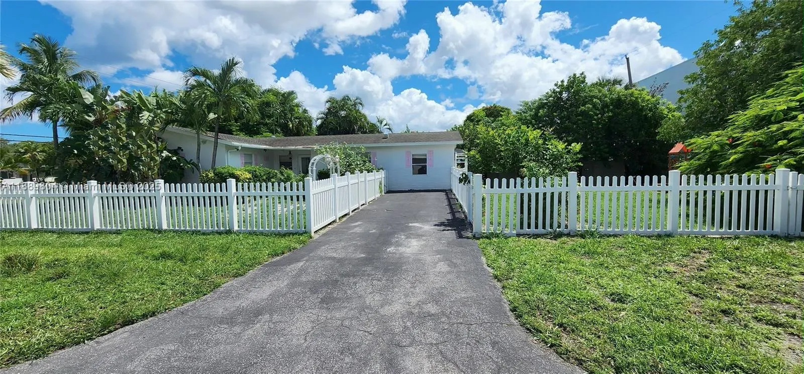 200 NW 9th St