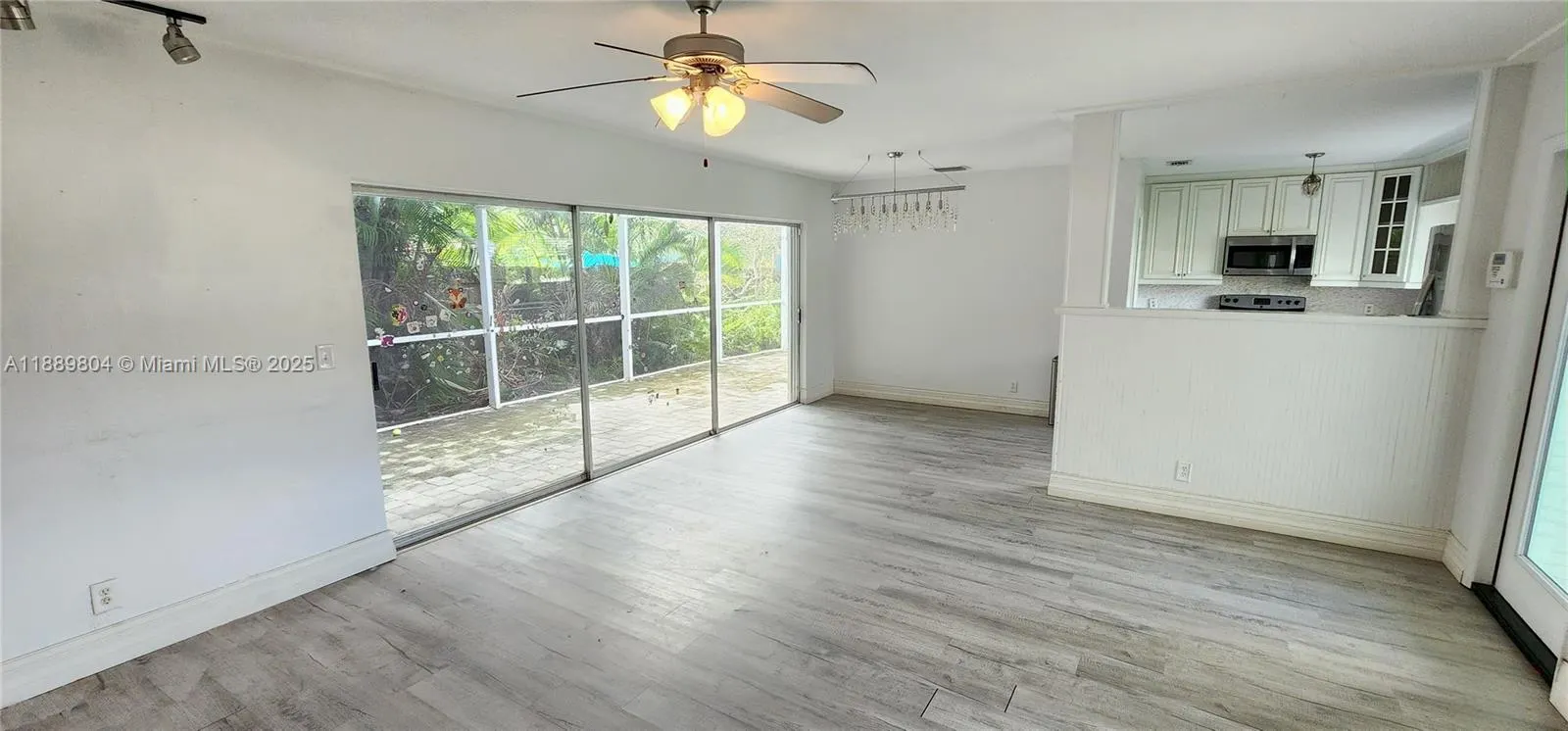 200 NW 9th St