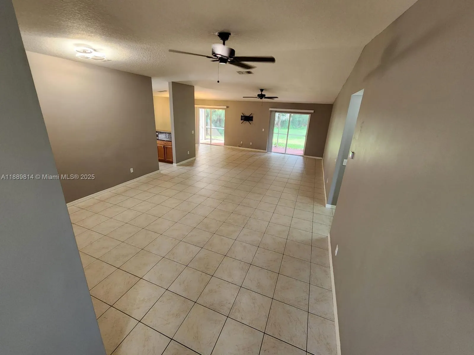 6404 Las Palmas Way, #.