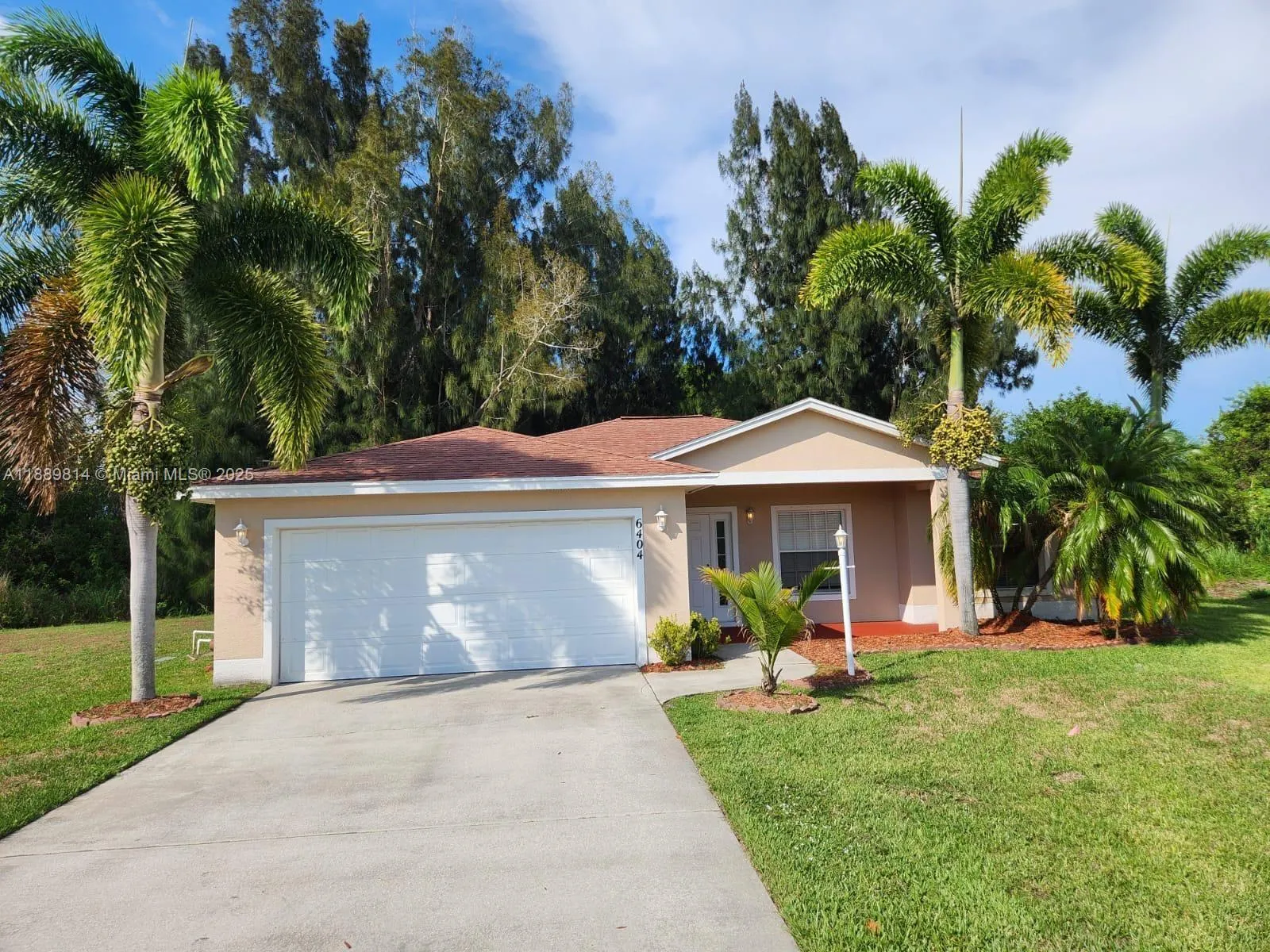 6404 Las Palmas Way, #.