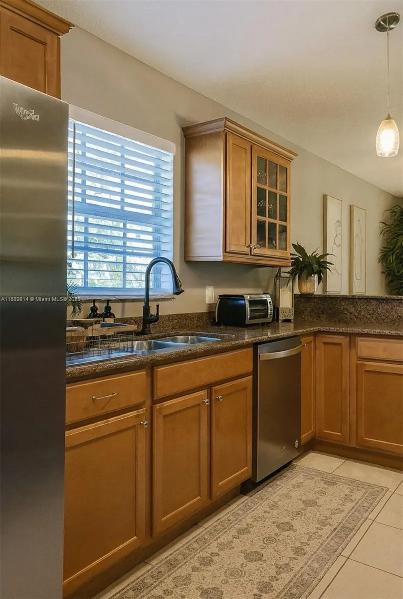 6404 Las Palmas Way, #.