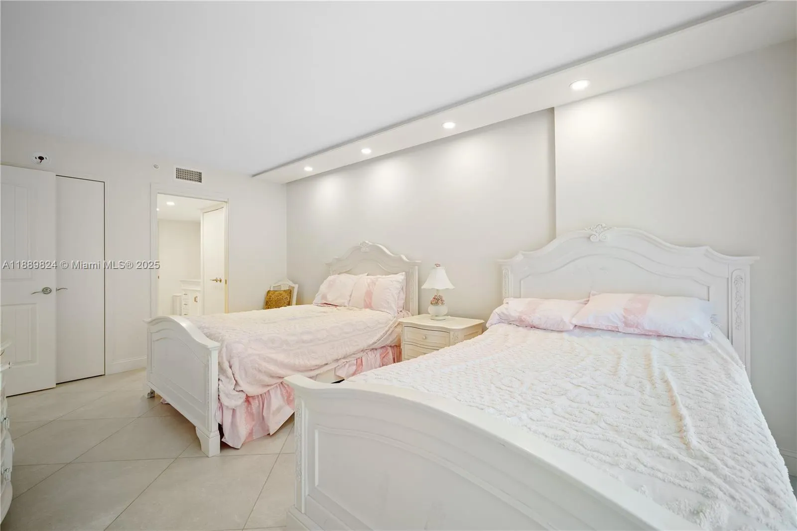9341 Collins Ave, #205