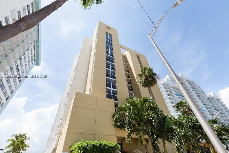 5880 Collins Ave, #306