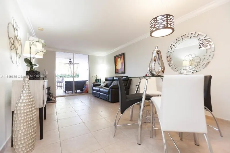 5880 Collins Ave, #306