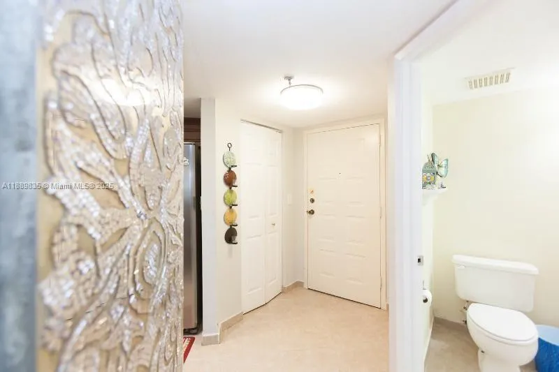 5880 Collins Ave, #306