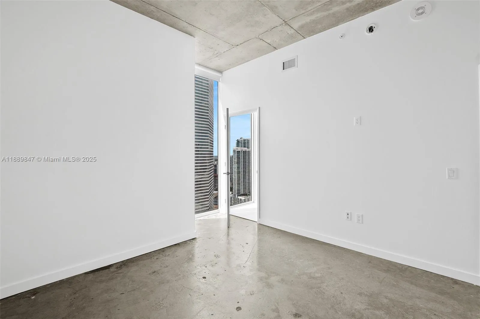 151 SE 1st St, #3511