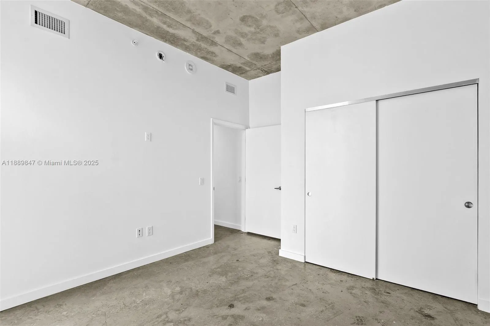 151 SE 1st St, #3511