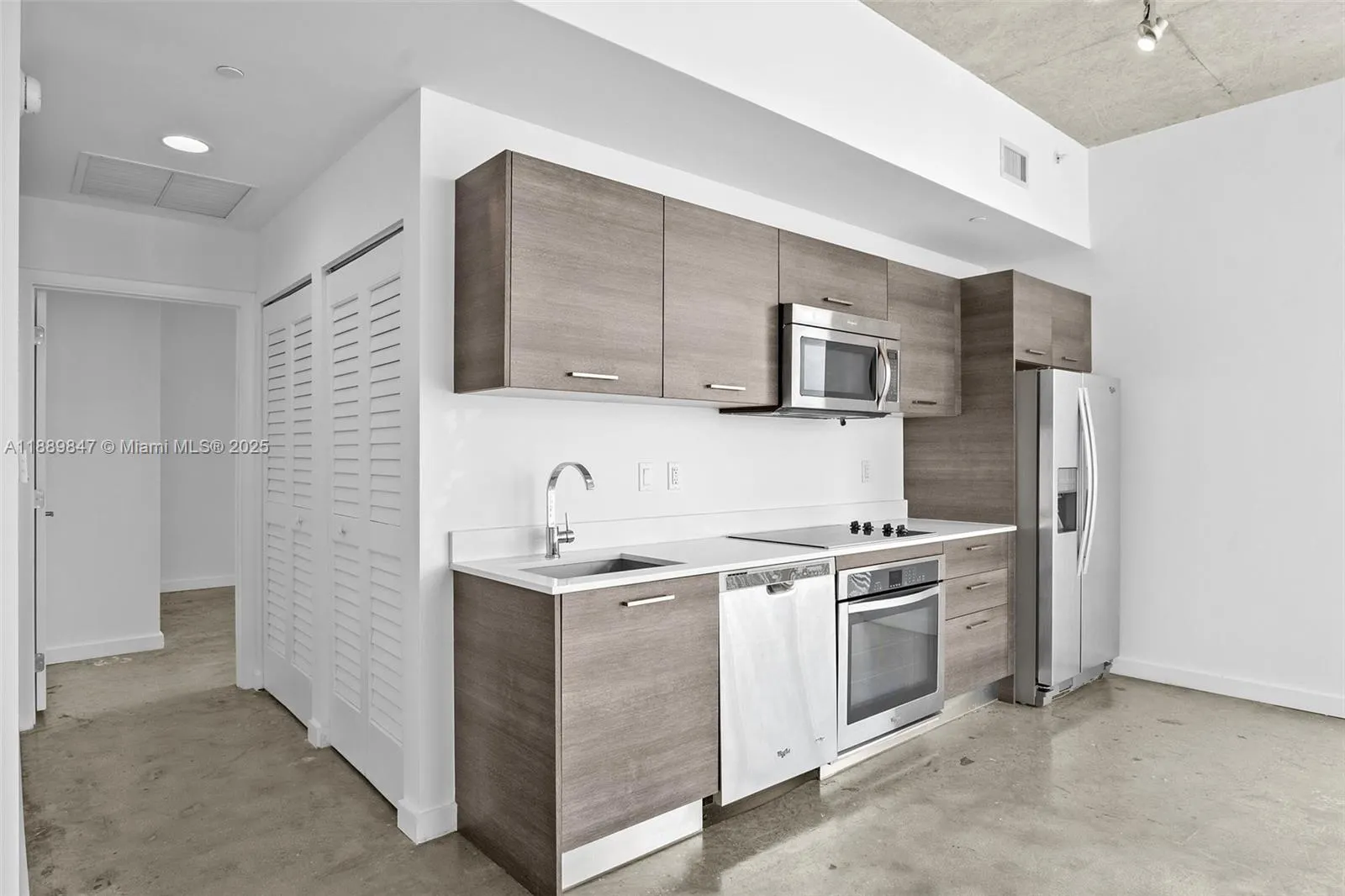 151 SE 1st St, #3511