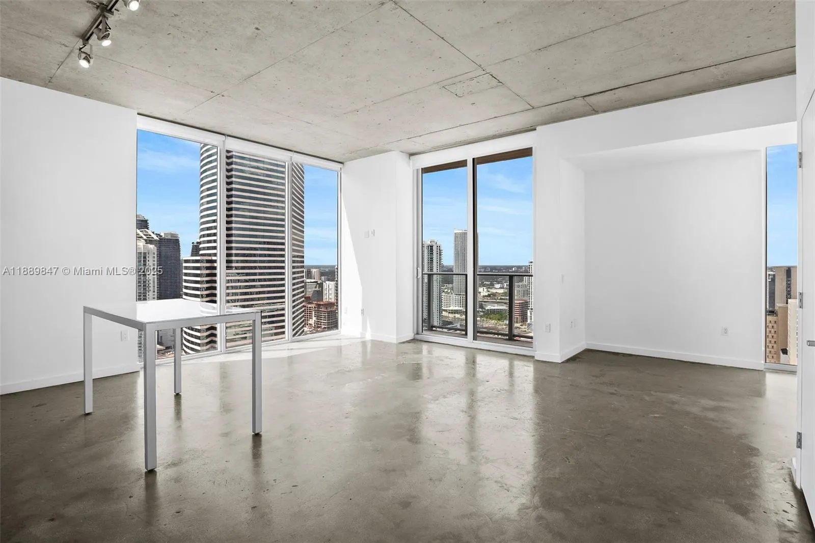 151 SE 1st St, #3511