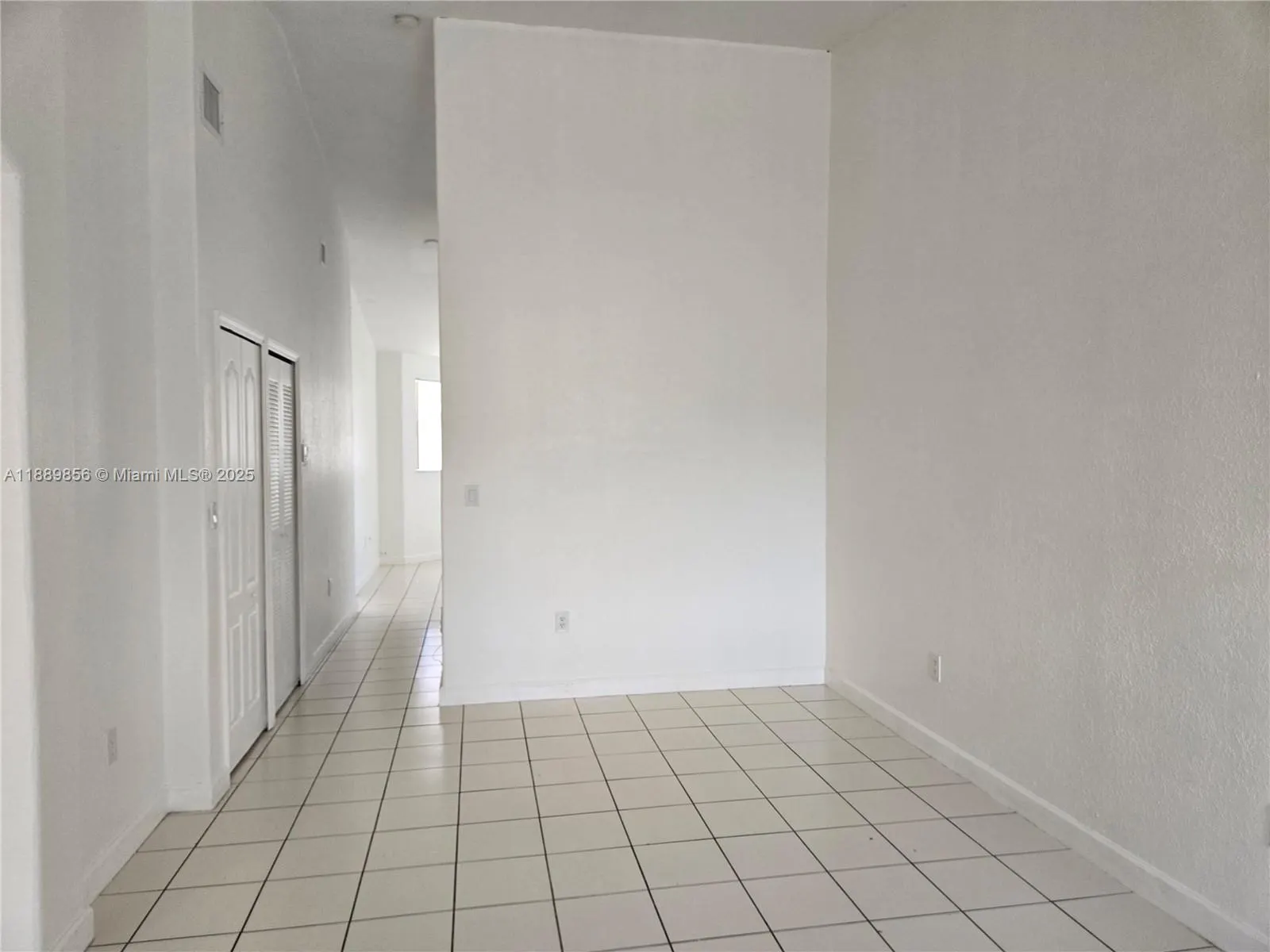 2758 SE 17th Ave, #203