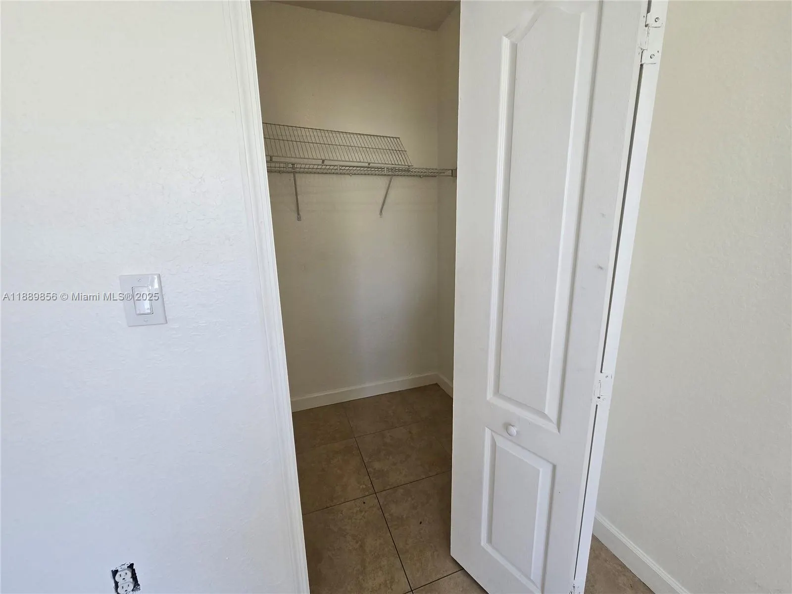 2758 SE 17th Ave, #203