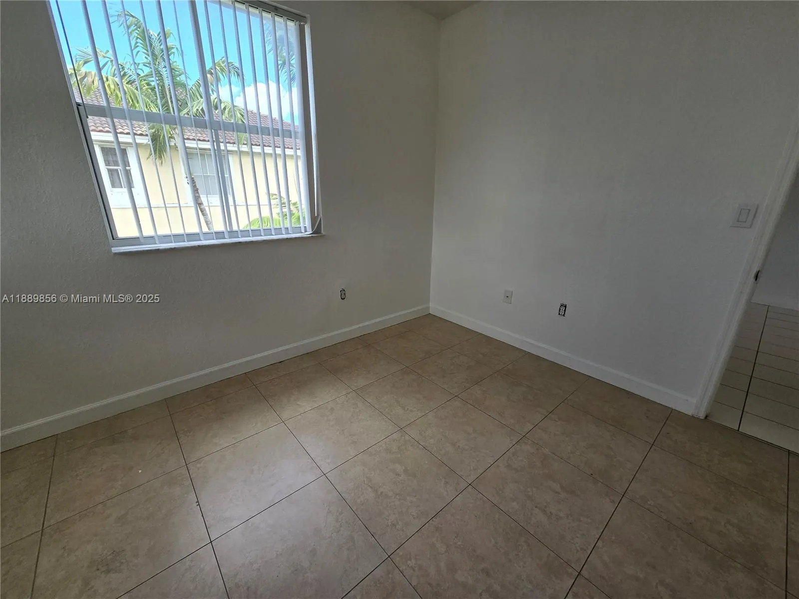 2758 SE 17th Ave, #203