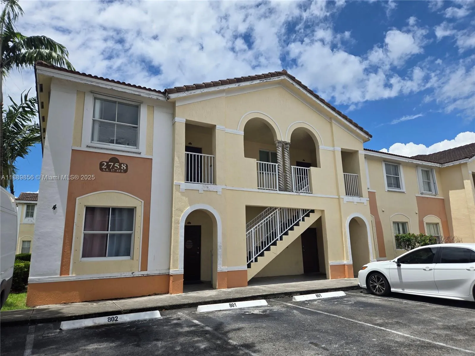 2758 SE 17th Ave, #203