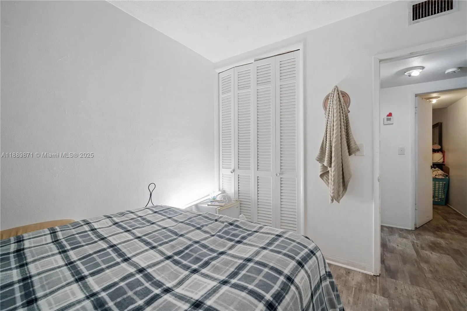 1450 NE 170th St, #202