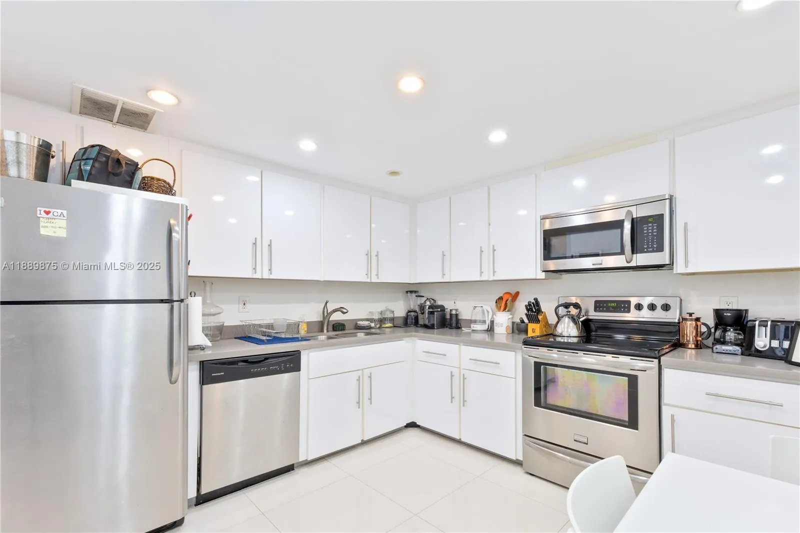 9801 Collins Ave, #20V