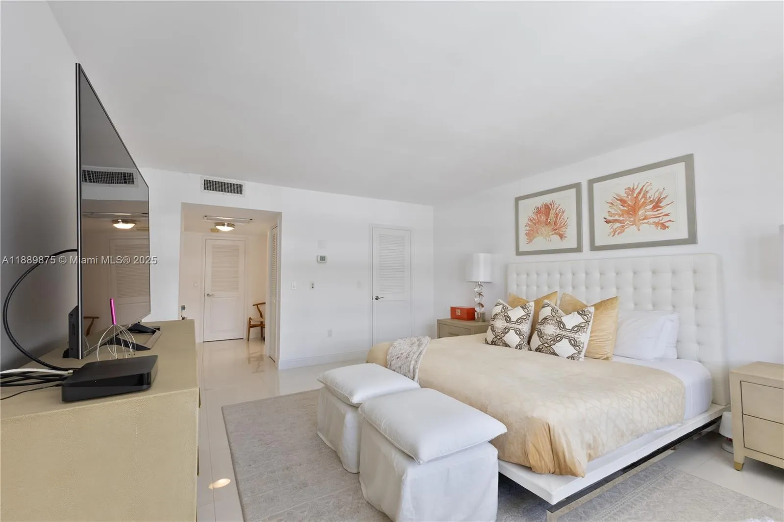 9801 Collins Ave, #20V