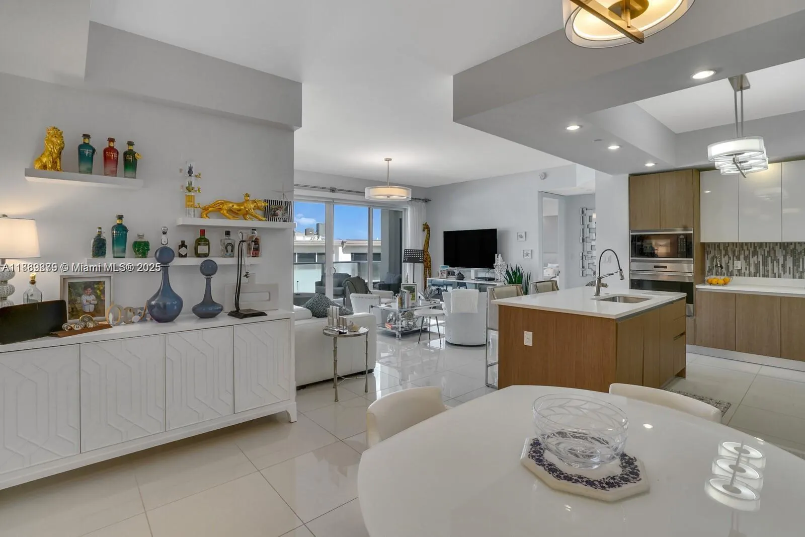 1200 Hillsboro Mile, #1303