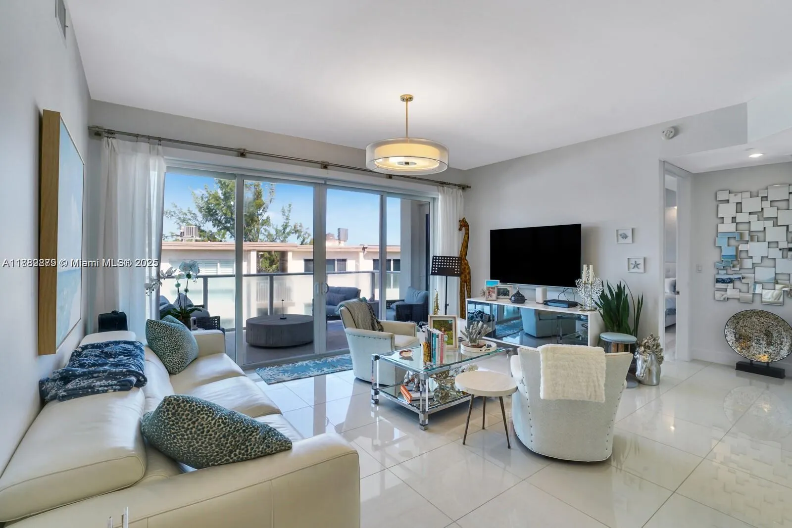 1200 Hillsboro Mile, #1303