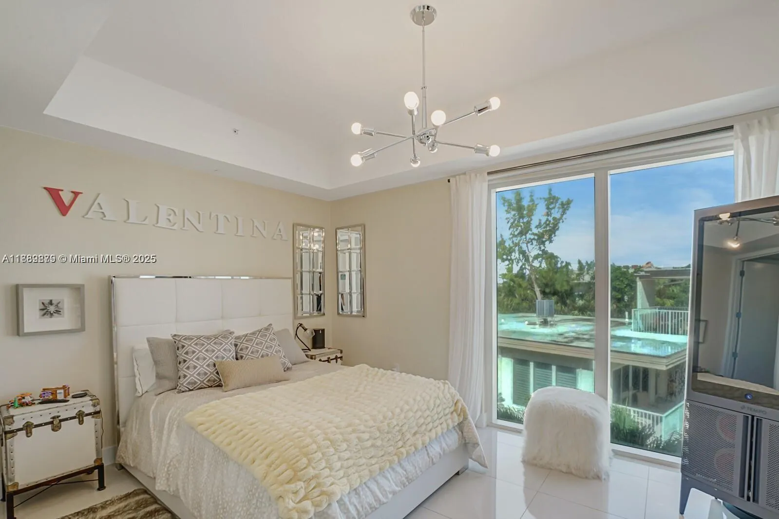 1200 Hillsboro Mile, #1303